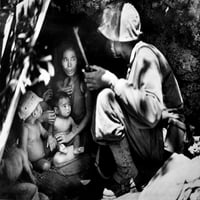 Морският патрул на Сайпан намери японско семейно приюти в историята на пещерата на хълма